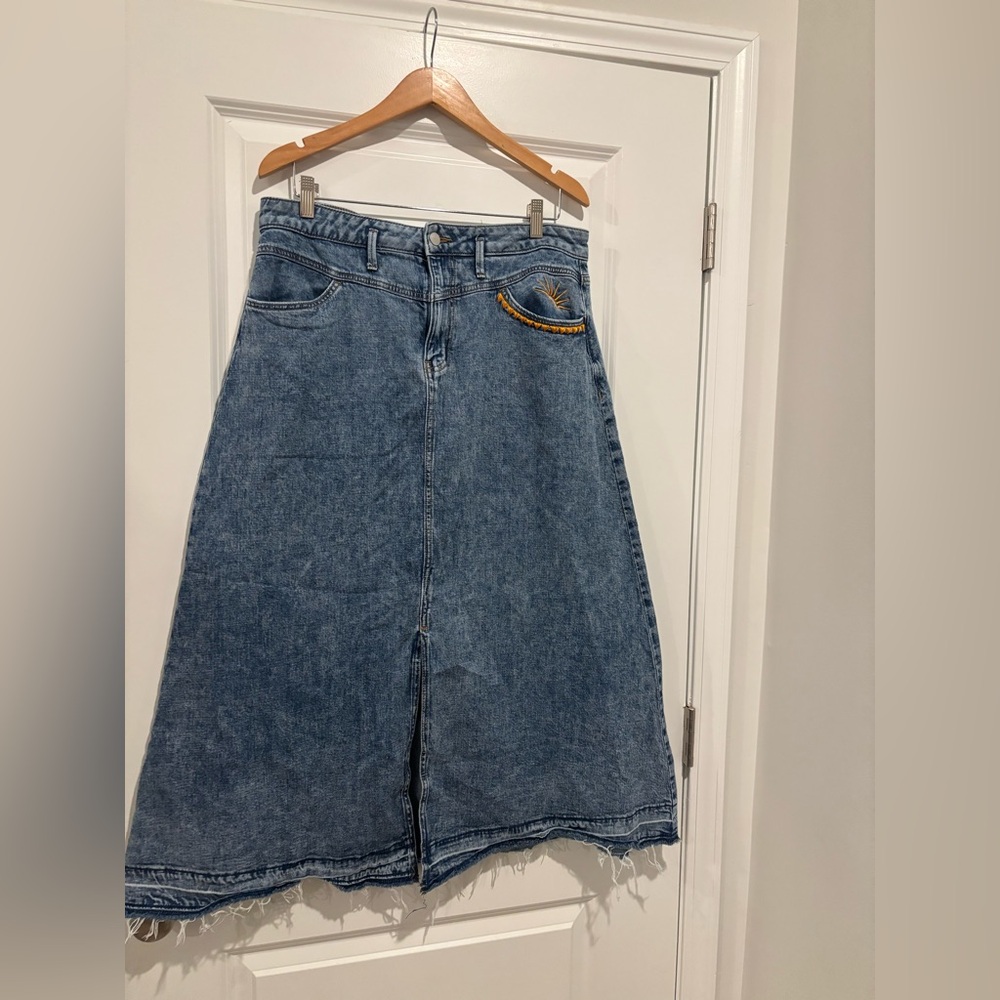 Blue Denim Midi Skirt with Frayed Hem